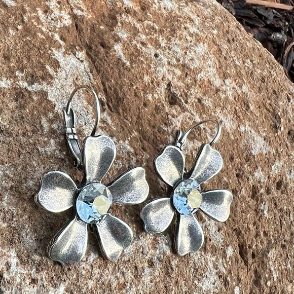 Handcrafted earrings with Aurora crystal - Picture 4 of 6